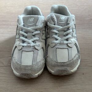 New Balance Kids Sneakers - Light Gray and White